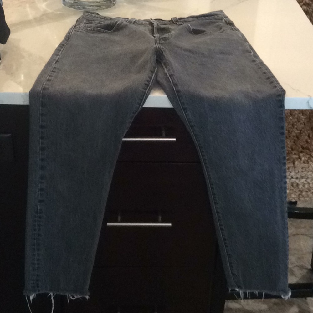 Women’s Levi’s jeans